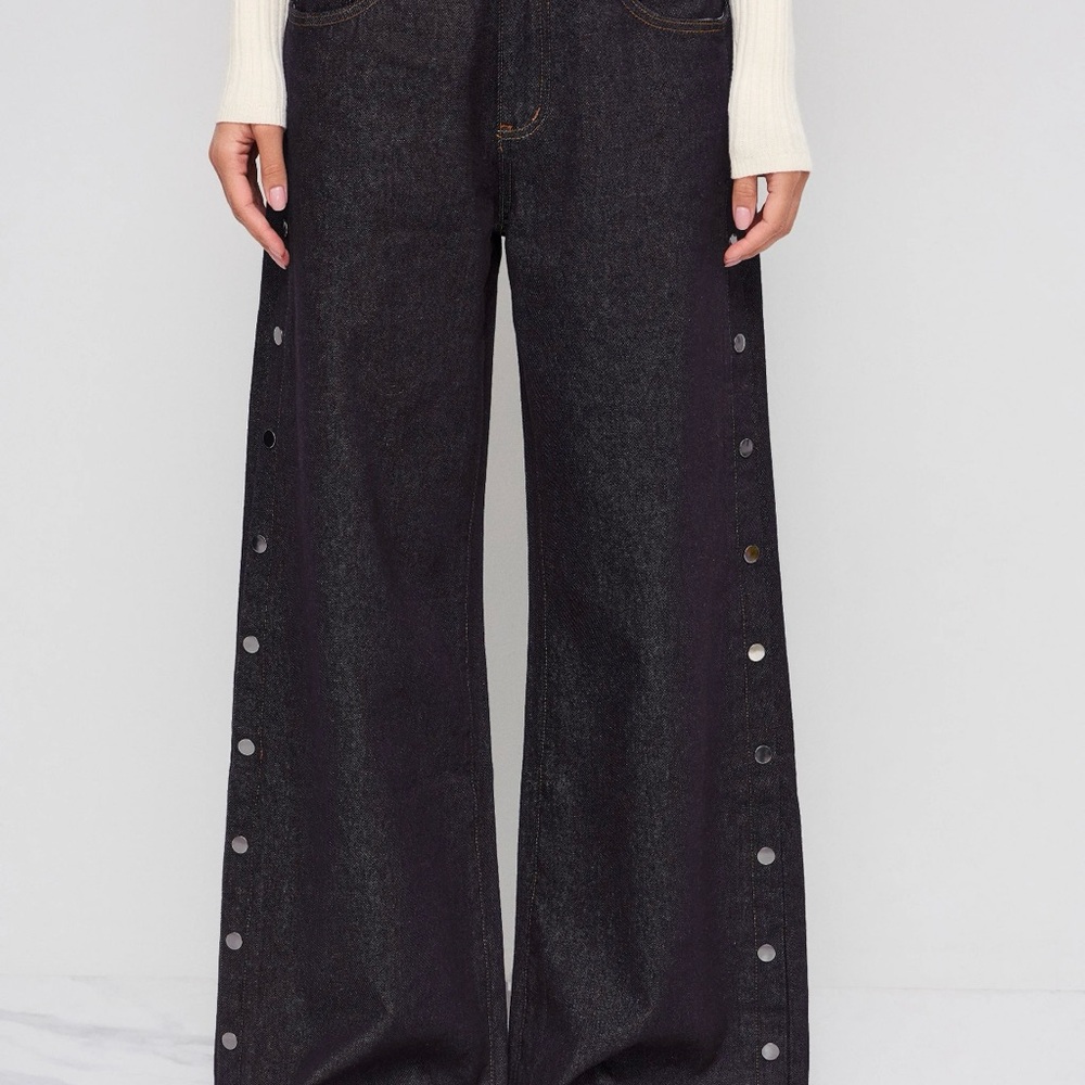 CIDER DENIM LOW RISE SOLID SIDE BUTTON WIDE LEG JEANS, Size Large